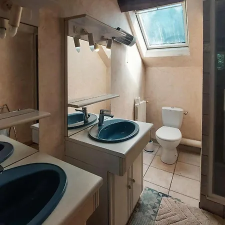 2 Bedroom In Allonnes Allonnes (Maine-et-Loire)