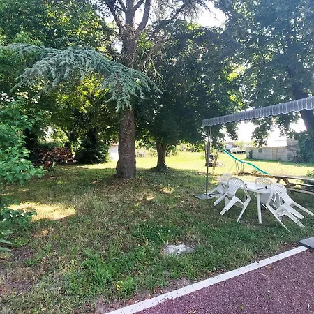 Casa vacanze 2 Bedroom In Allonnes Allonnes (Maine-et-Loire)